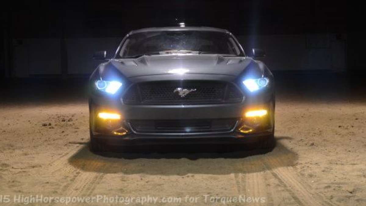2015 mustang gt lgihts on