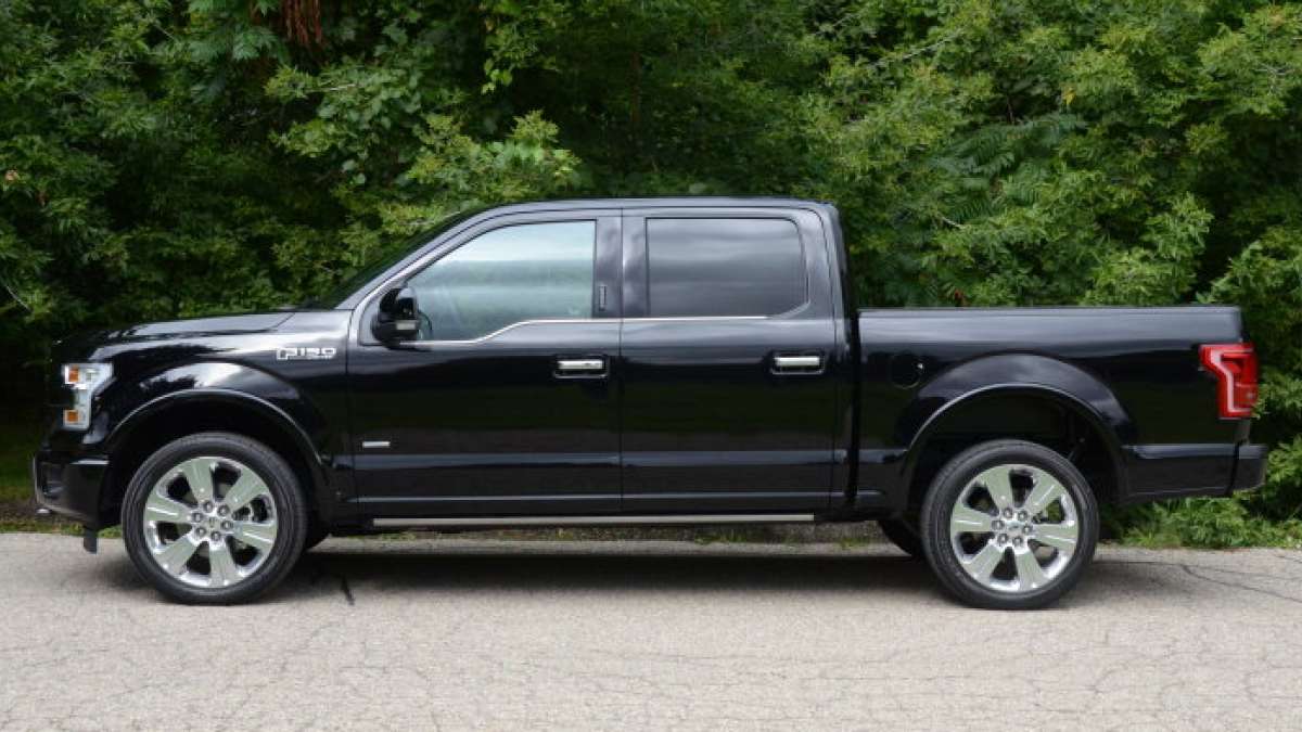 2017 f150 limited side