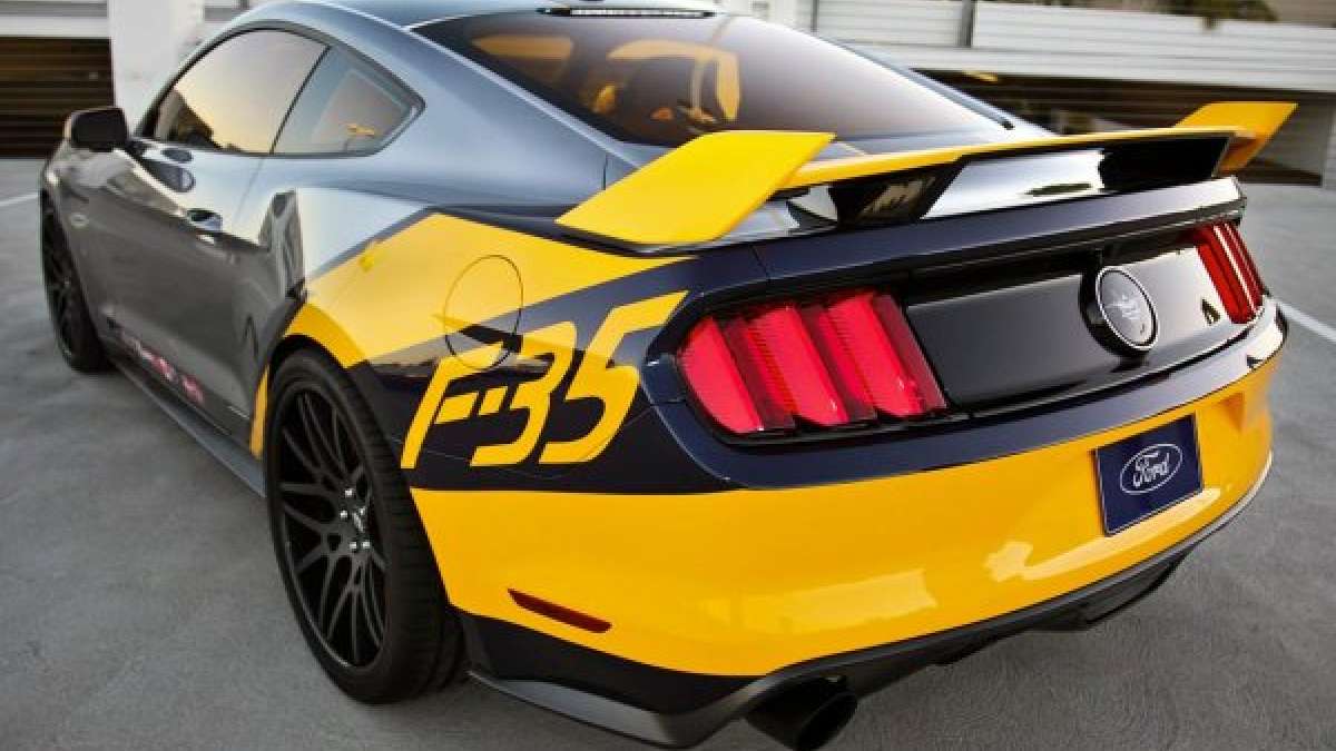 f35 2015 mustang rear