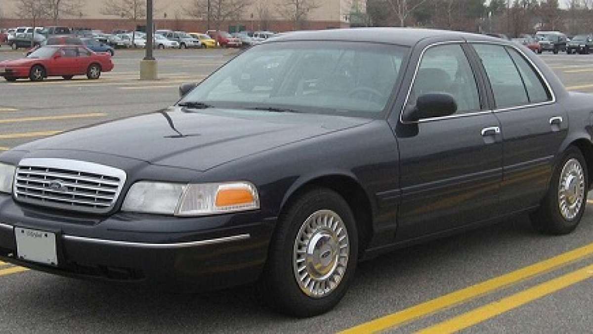 Ford Crown Victoria LX