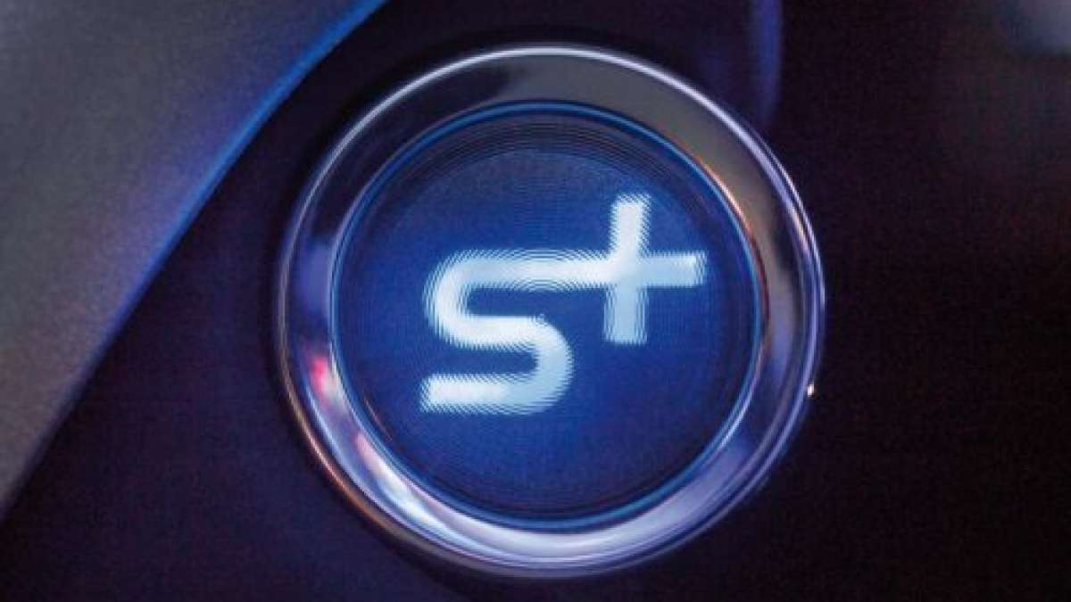 The Plus Sport button of the 2013 Honda CR-Z