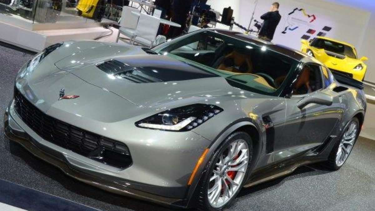 A pair of 2015 Chevrolet Corvette Z06 