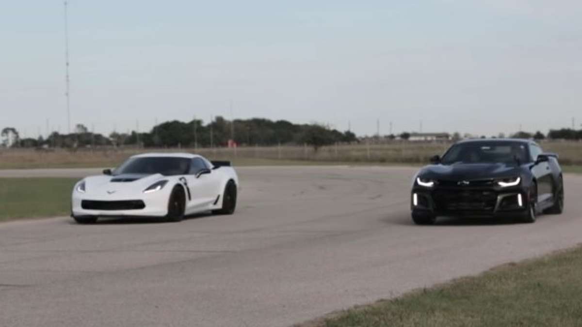Hennessey Camaro - Corvette race