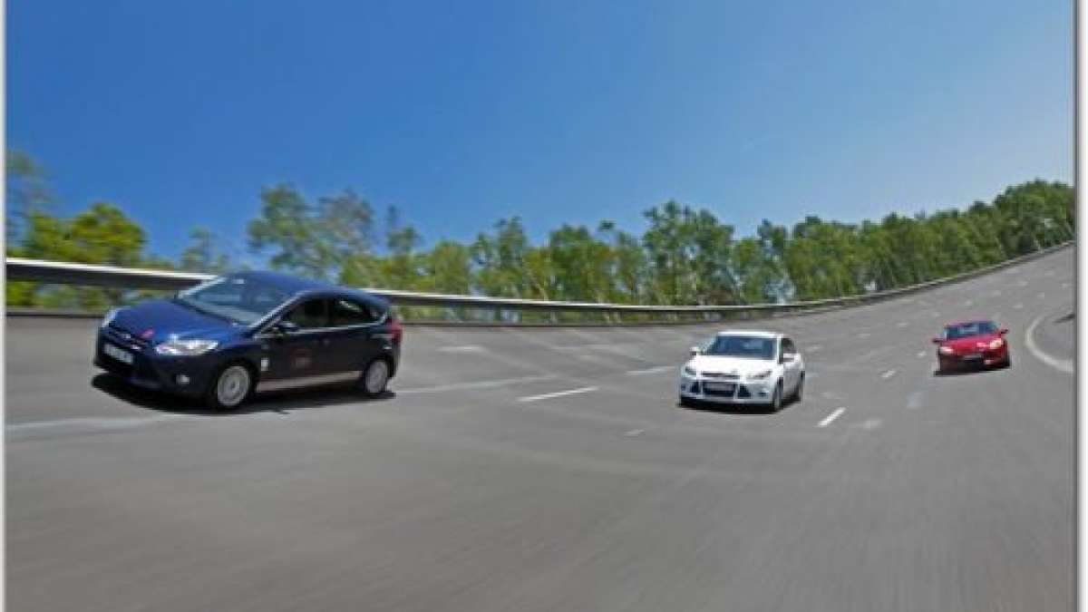 Focus EcoBoost cars on track