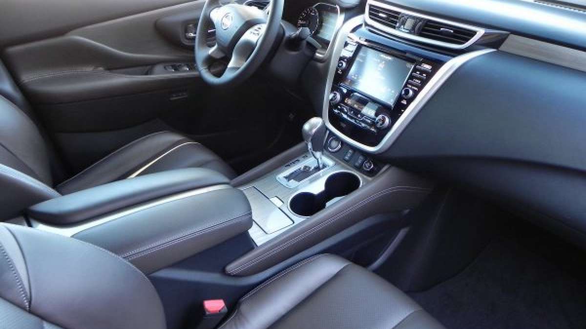 2015 Nissan Murano interior