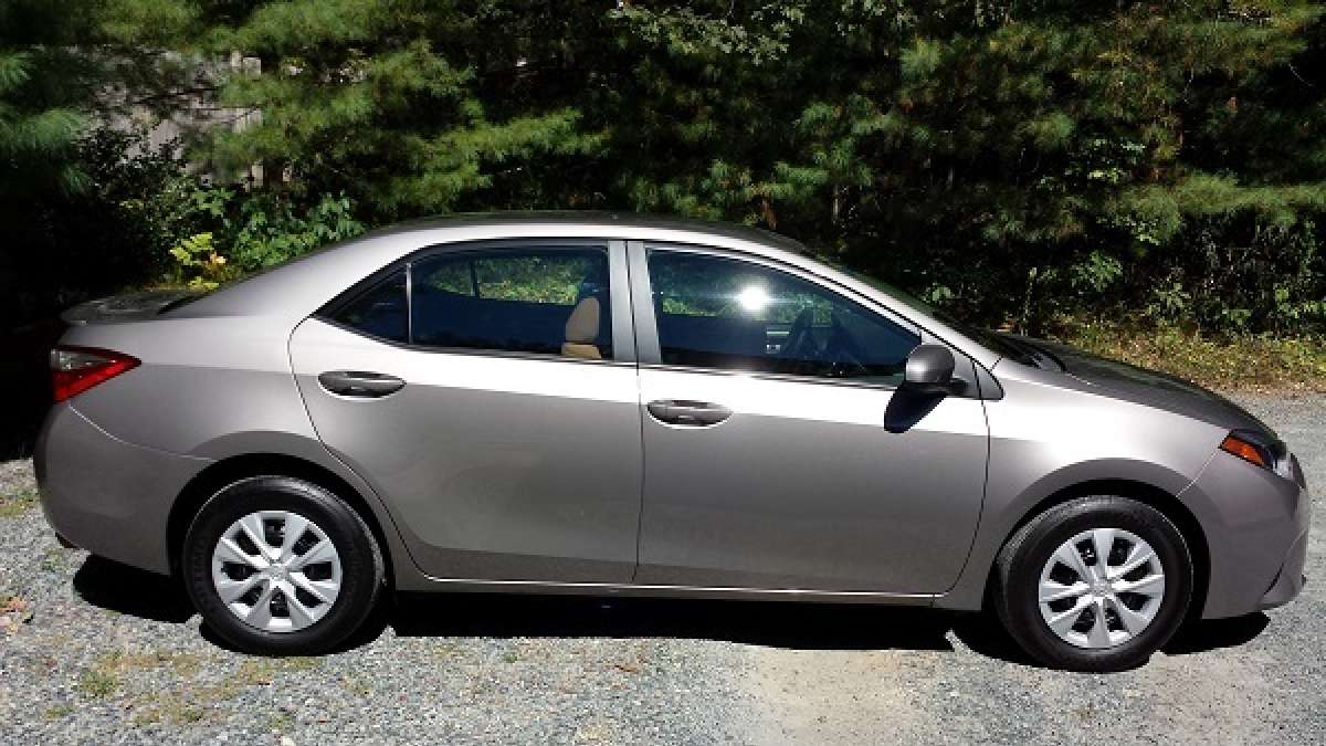 2015 Toyota Corolla LE Eco Review