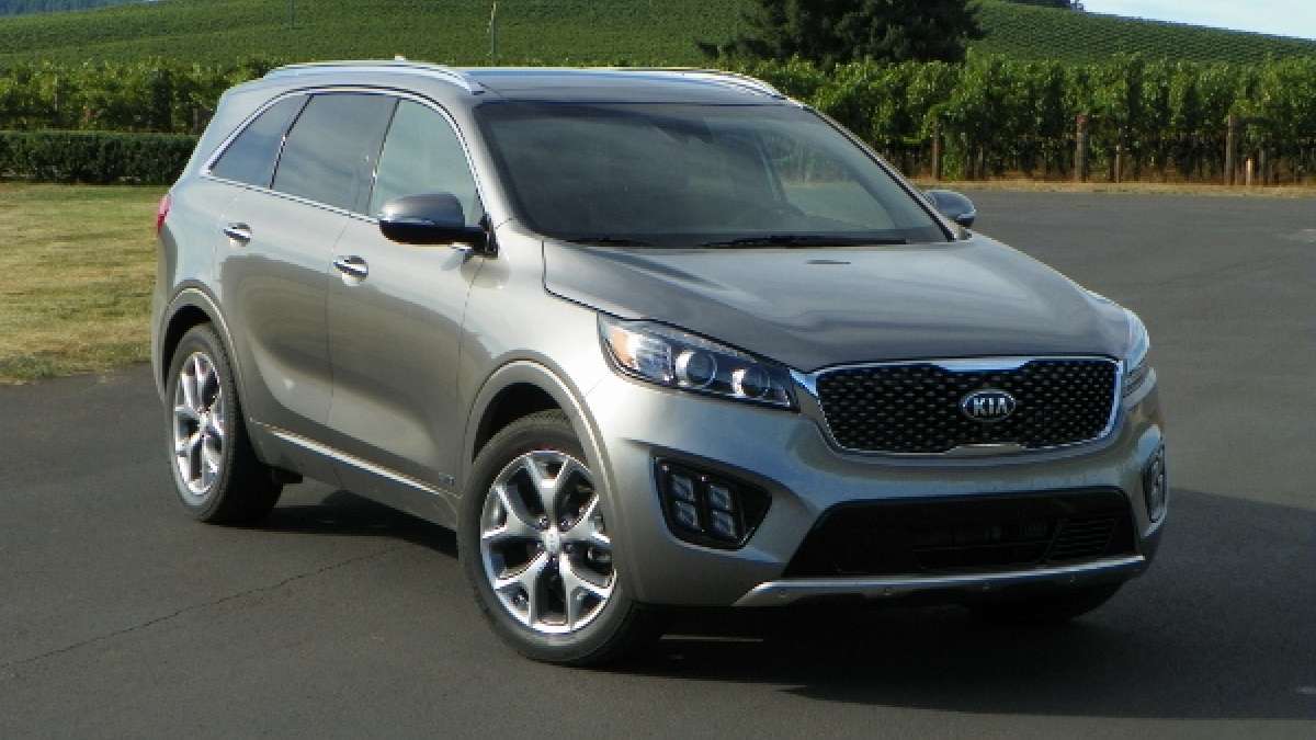 2016_Kia_Sorento_SUV