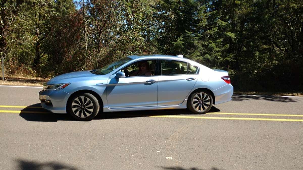2017_Honda_Accord_Hybrid_Touring
