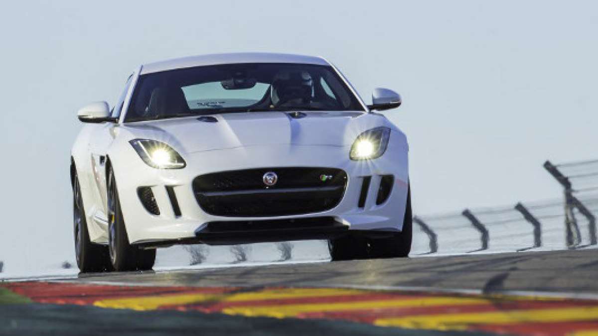 Jaguar F-Type on track
