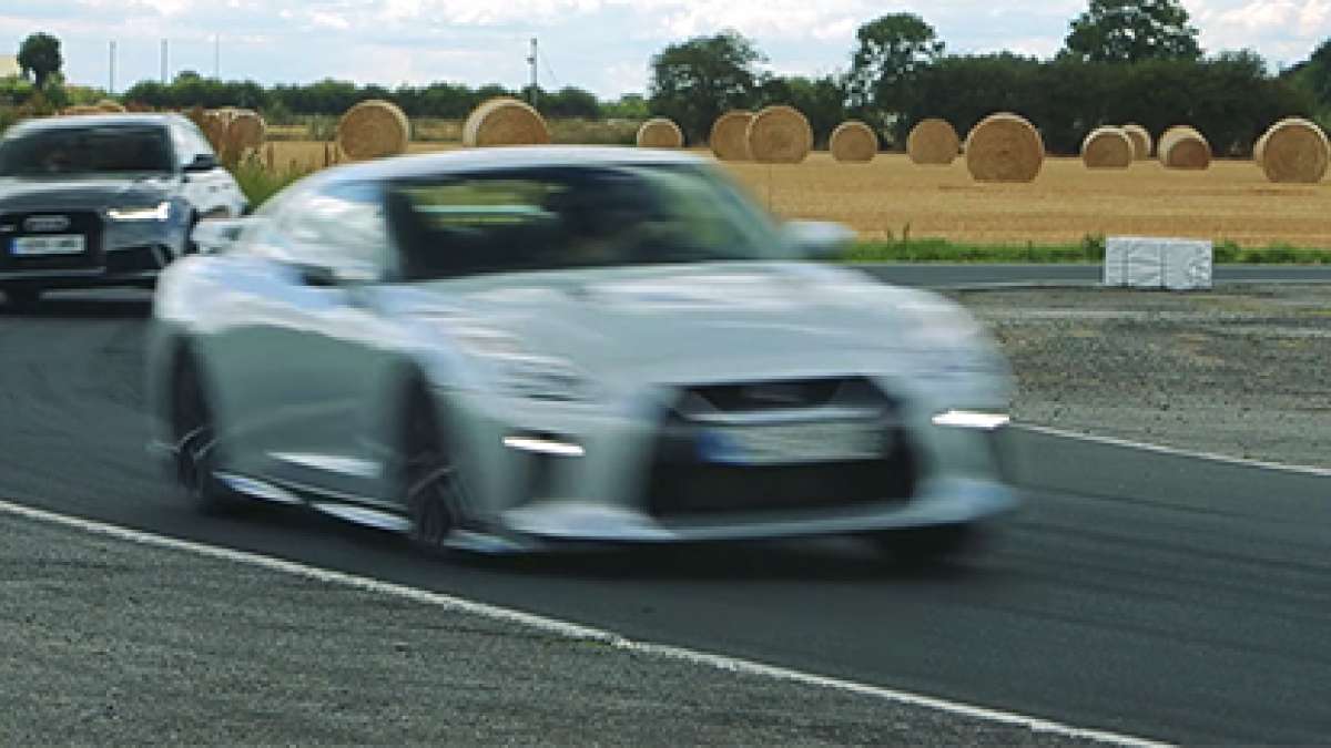 Nissan GT-R vs. Audi RS6 Performance