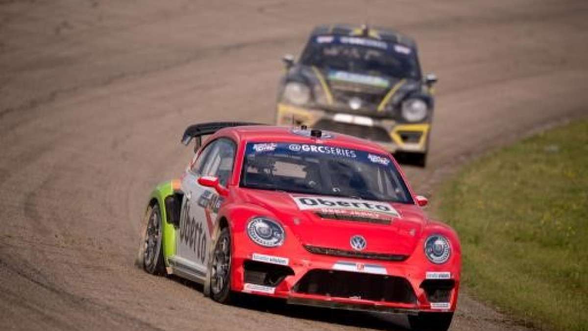 Scott Speed holds onto the lead in Sunday's Memphis World Rallycross action.