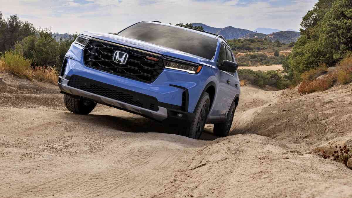 Image of 2023 Honda TrailSport courtesy of Honda