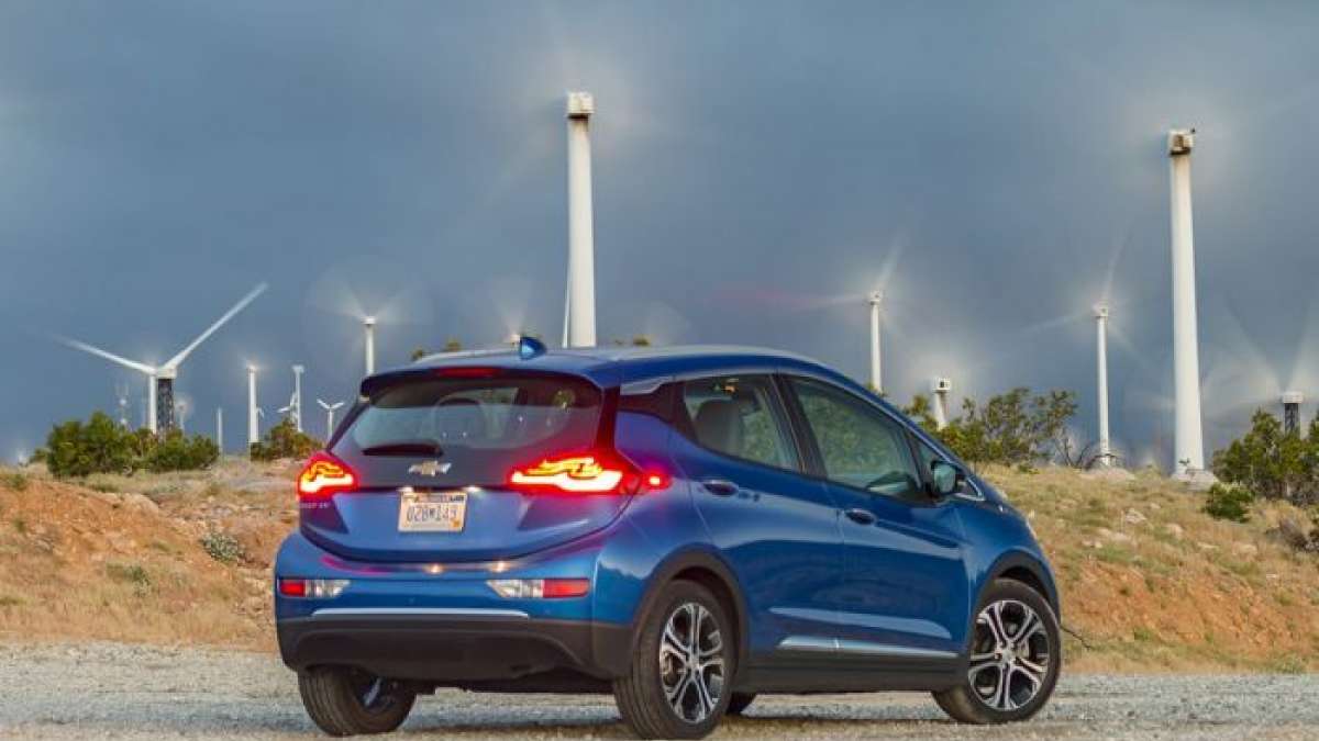 2017 Chevy Bolt ad 1200x900 size