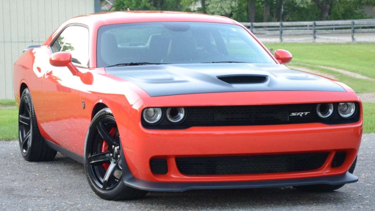 2017 Dodge Challenger SRT Hellcat in Go Mango