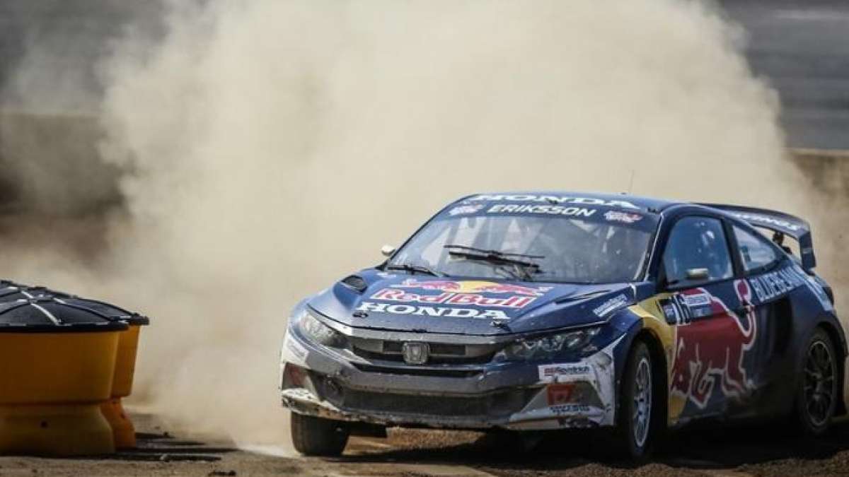 Red Bull_Honda_Civic_Coupe_HPD_2017
