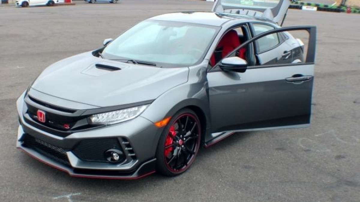 2017_Honda_Civic_Type_R_McCants