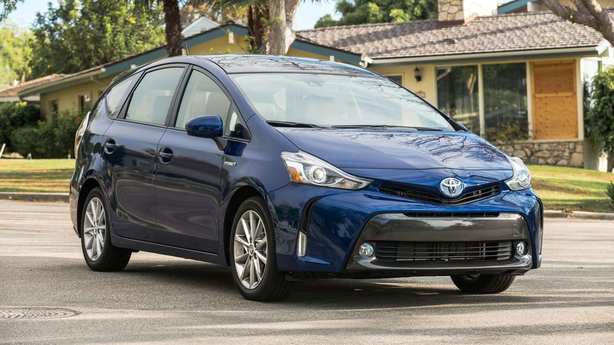 2017 Toyota Prius Blue full shot front 