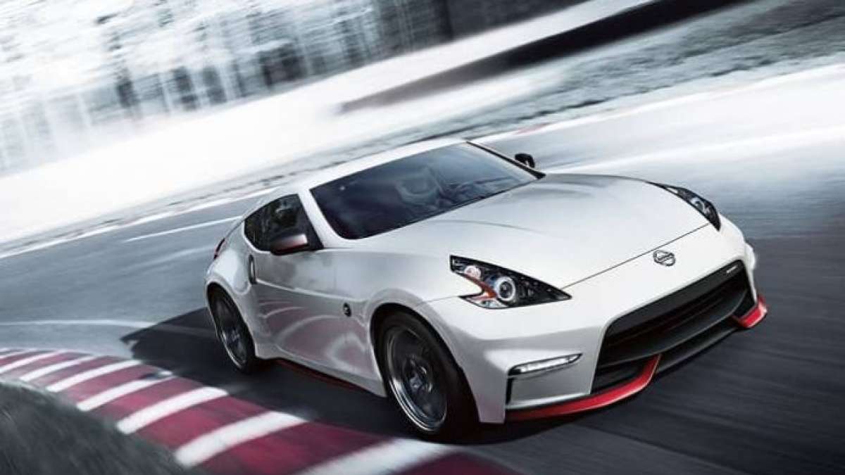 2018 Nissan 370Z White Color