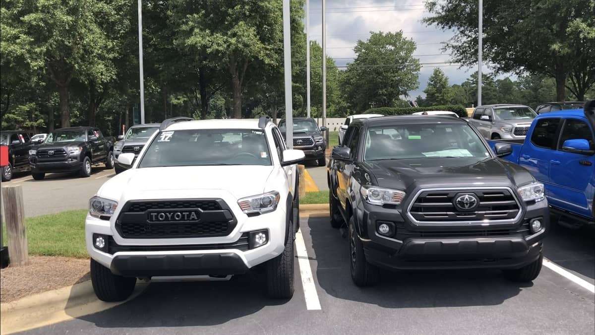 2019 Toyota Tacoma Midnight Black vs 2017 Toyota Tacoma Super White