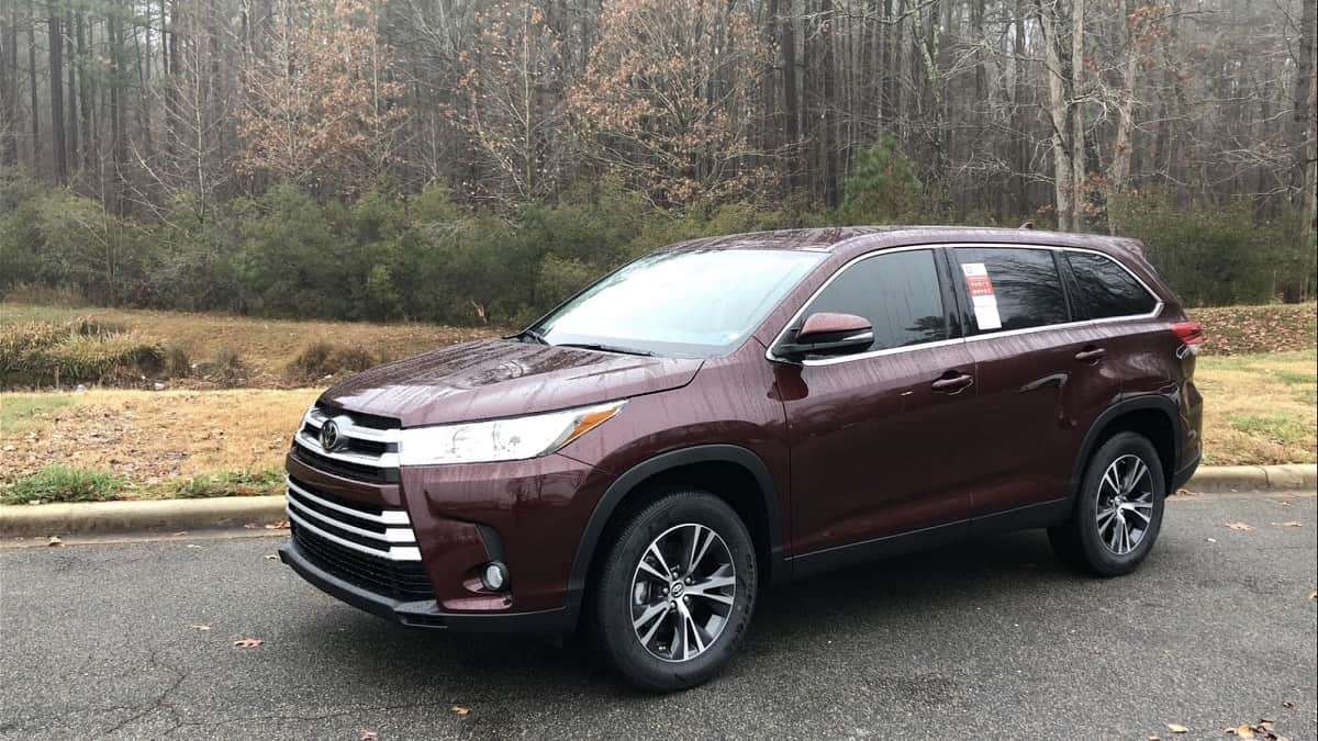 2019 Toyota Highlander LE Ooh La La Rouge profile and front end