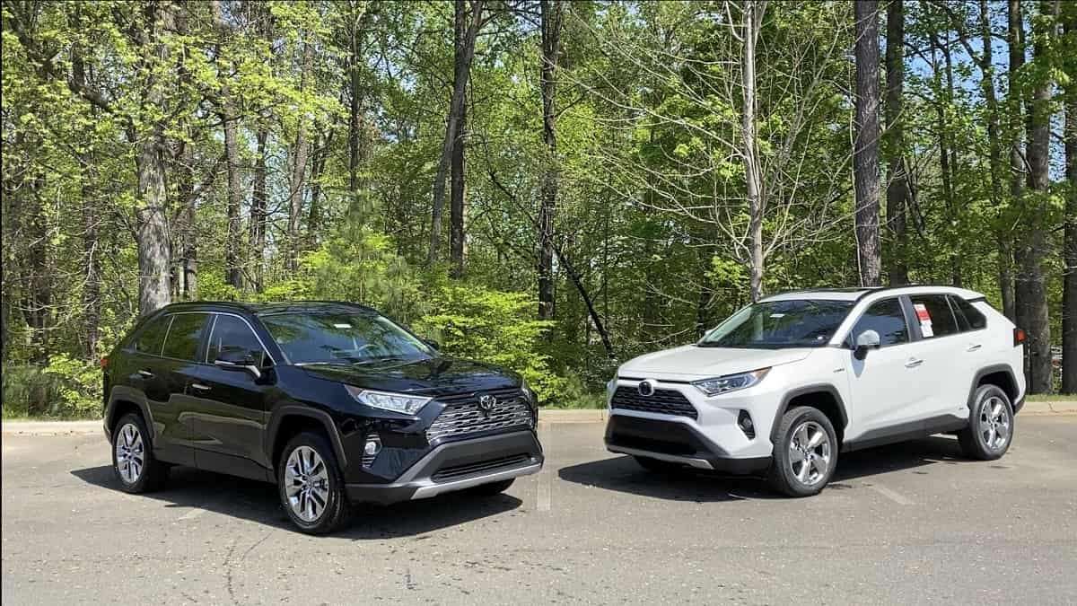 2020 Toyota RAV4 Limited AWD Midnight Black 2020 Toyota RAV4 Limited Hybrid Blizzard Pearl