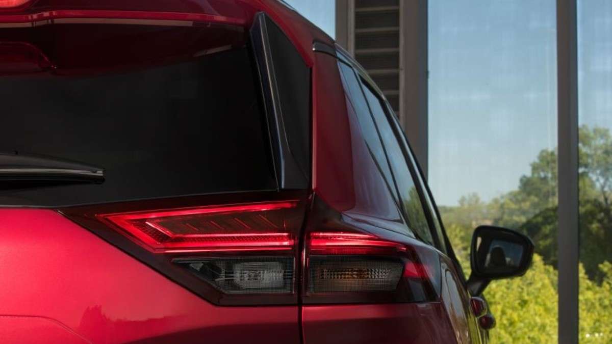 2020 Subaru Forester vs 2021 Nissan Rogue