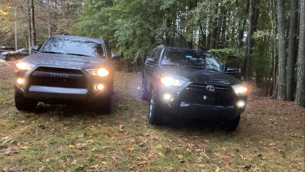 2020 Toyota 4Runner SR5 Premium Magnetic Gray 2021 Toyota 4Runner SR5 Premium Midnight Black front end