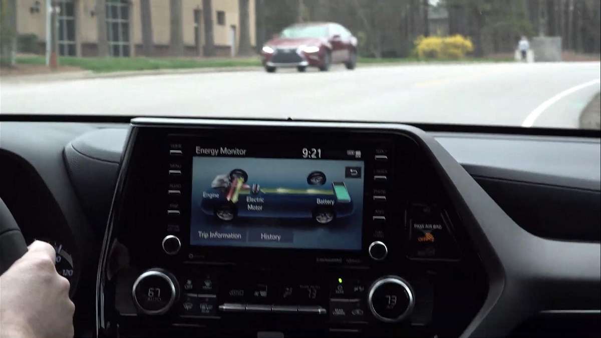 2020 Toyota Highlander Hybrid LE