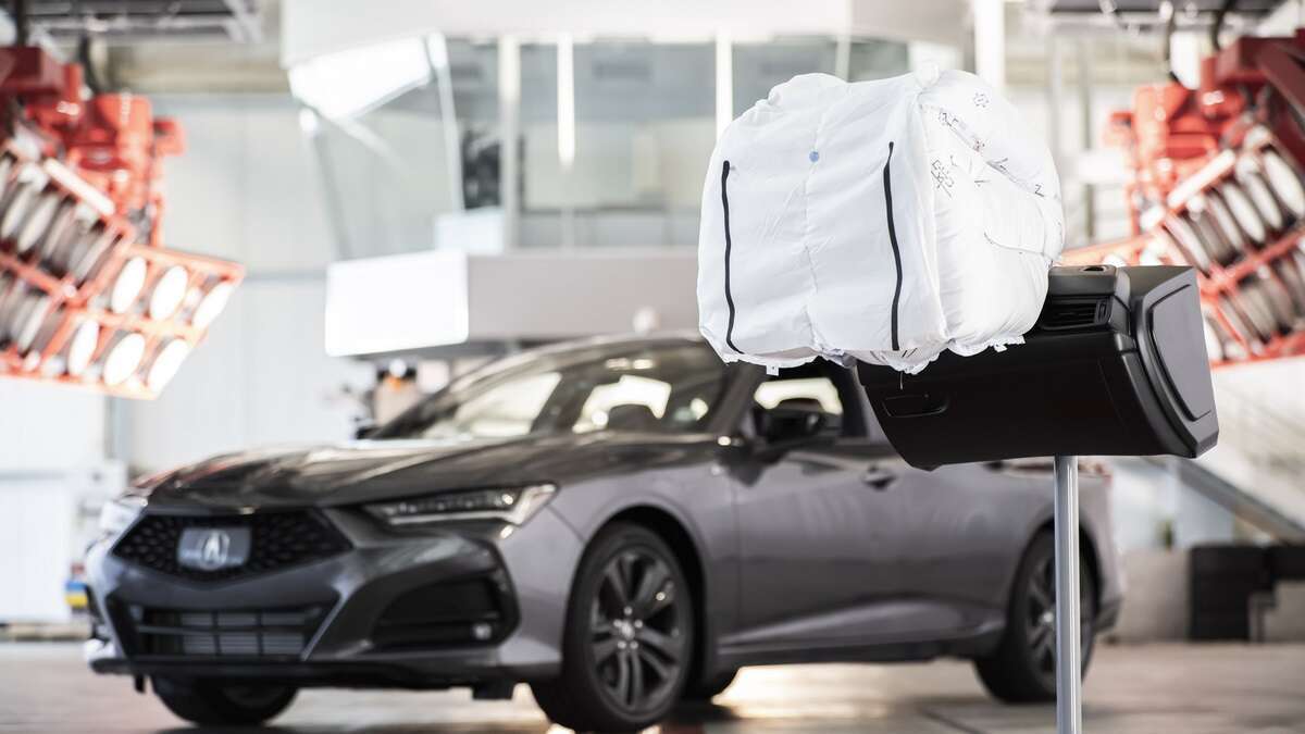 Image of airbag courtesy of Honda. 