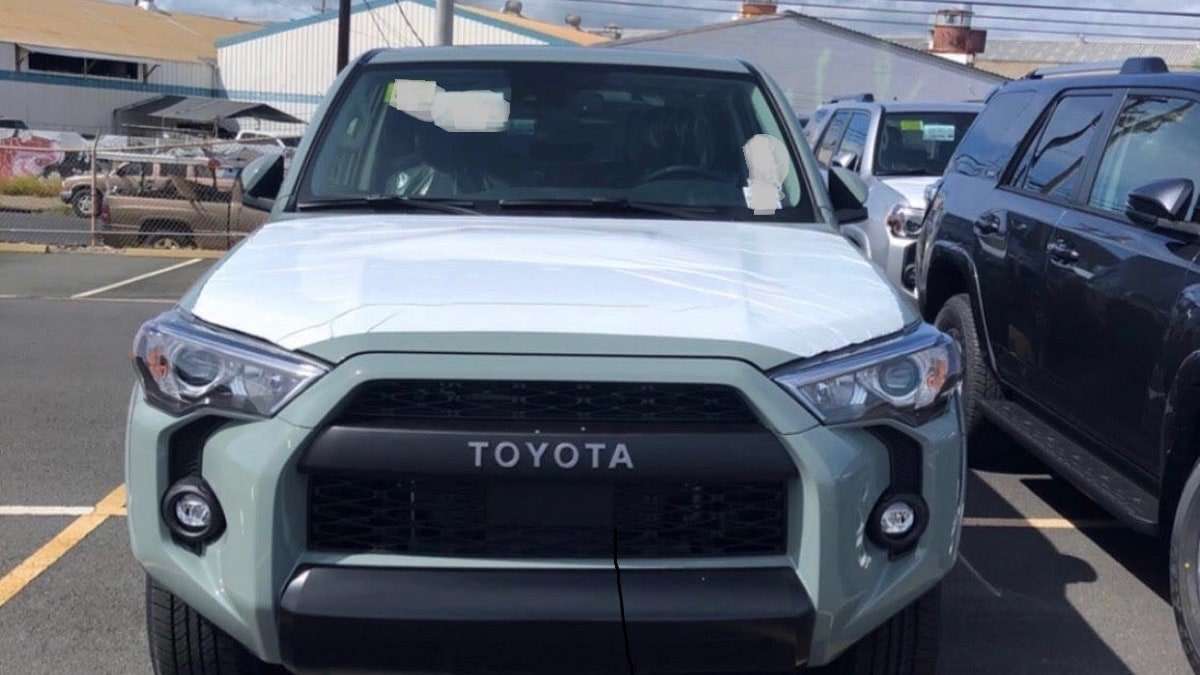 2021 Toyota 4Runner TRD Pro Lunar Rock front end preview