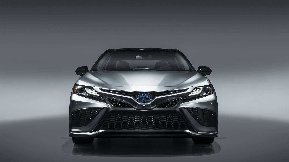 2021 Toyota Camry XSE Hybrid front end front grille