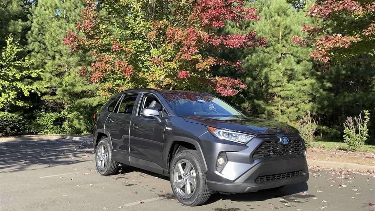2021 Toyota RAV4 XLE Premium Hybrid Magnetic Gray Metallic Front end profile