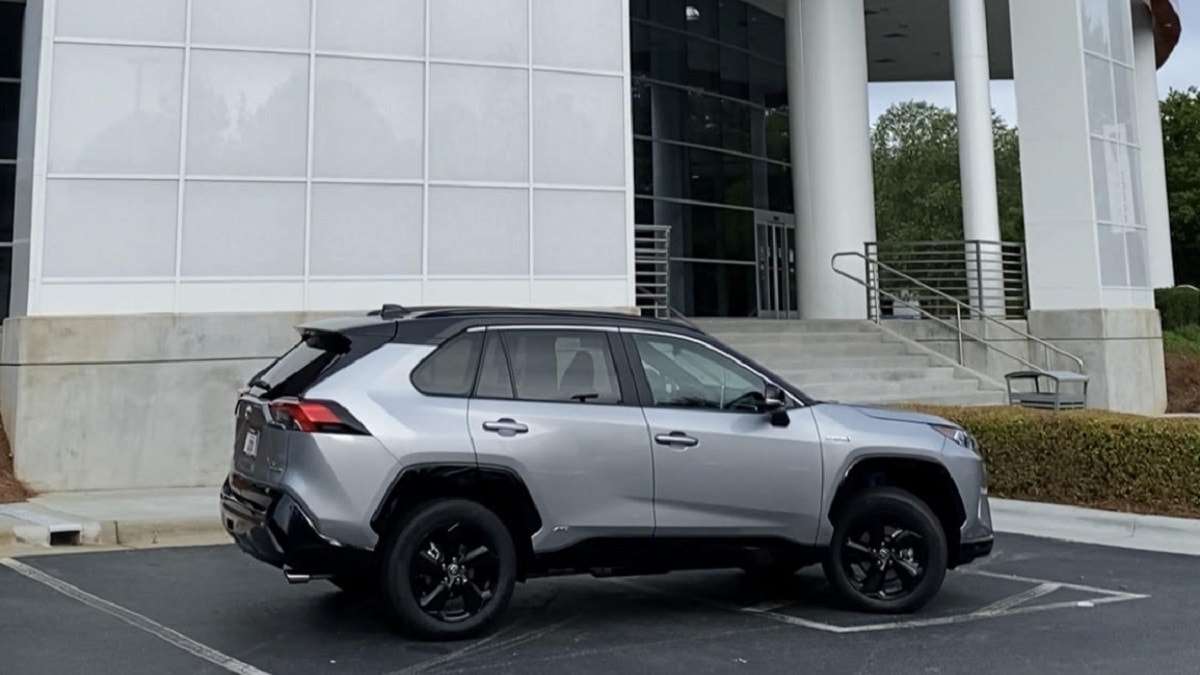 2021 Toyota RAV4 XSE Hybrid Silver Sky Metallic profile view