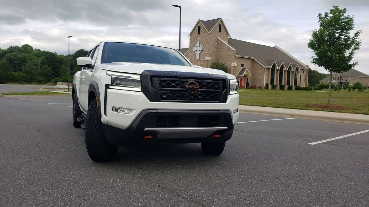 2022 Nissan Frontier Pro-X Crew Cab Review front view