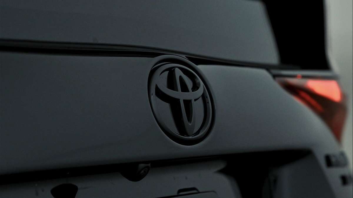 2022 Toyota Prius Nightshade Midnight Black Metallic back end rear end