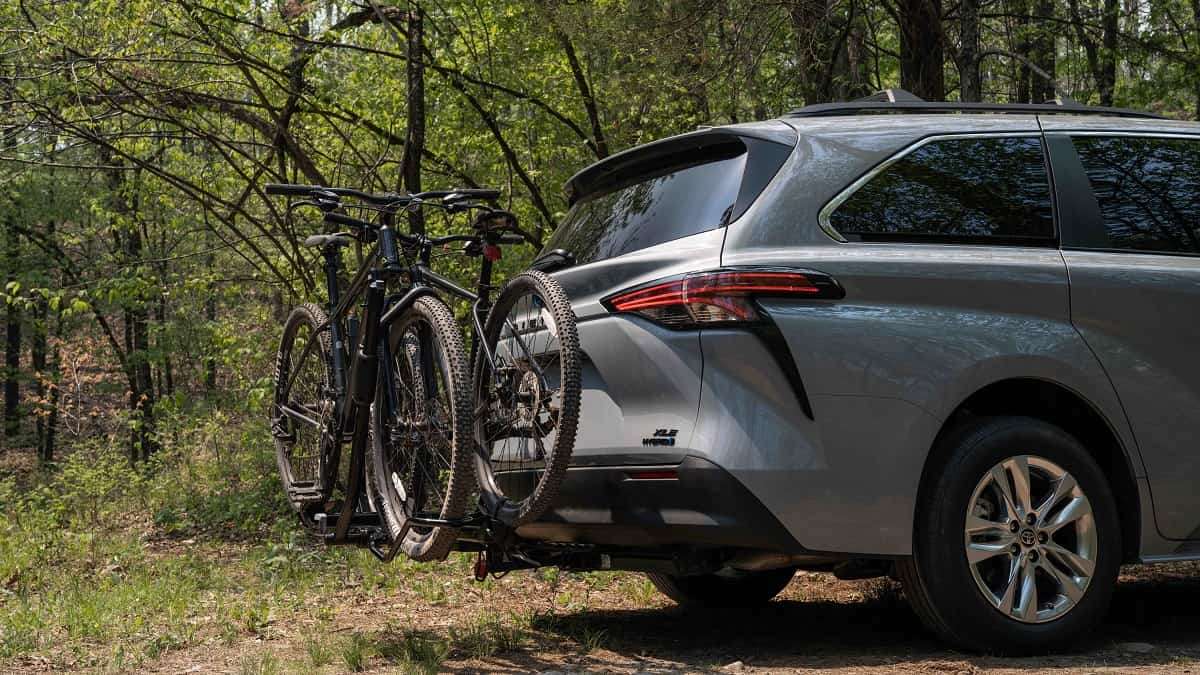 2022 Toyota Sienna Woodland Cement color back end tow hitch