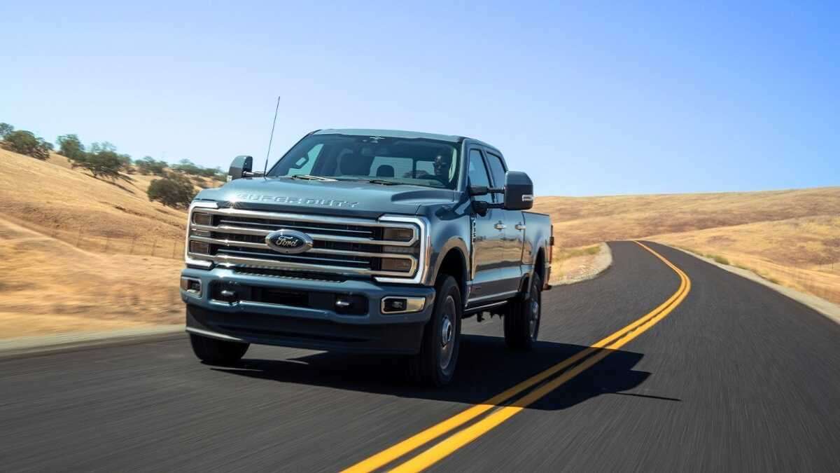  New Ford Super Duty Series Takes Triple-Crown With Best-In-Class Towing, Payload, Power