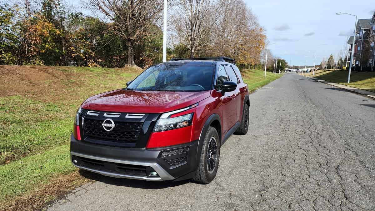 2023 Nissan Pathfinder front exterior design