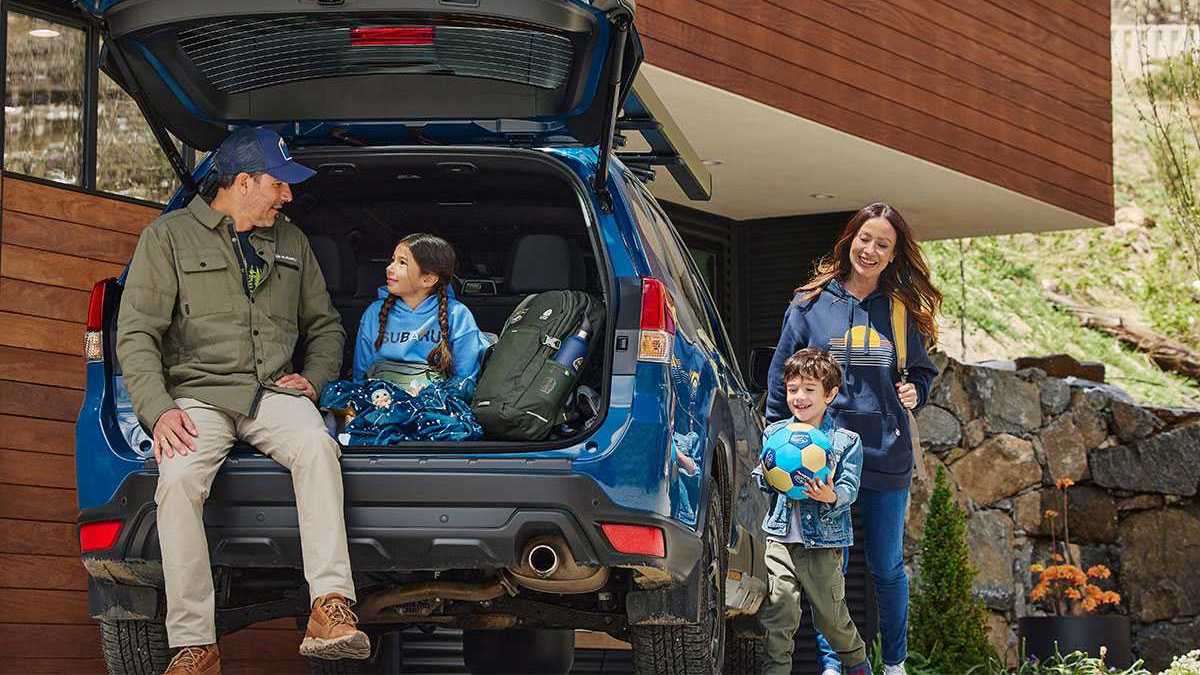 2023 Subaru Forester, 2023 Crosstrek