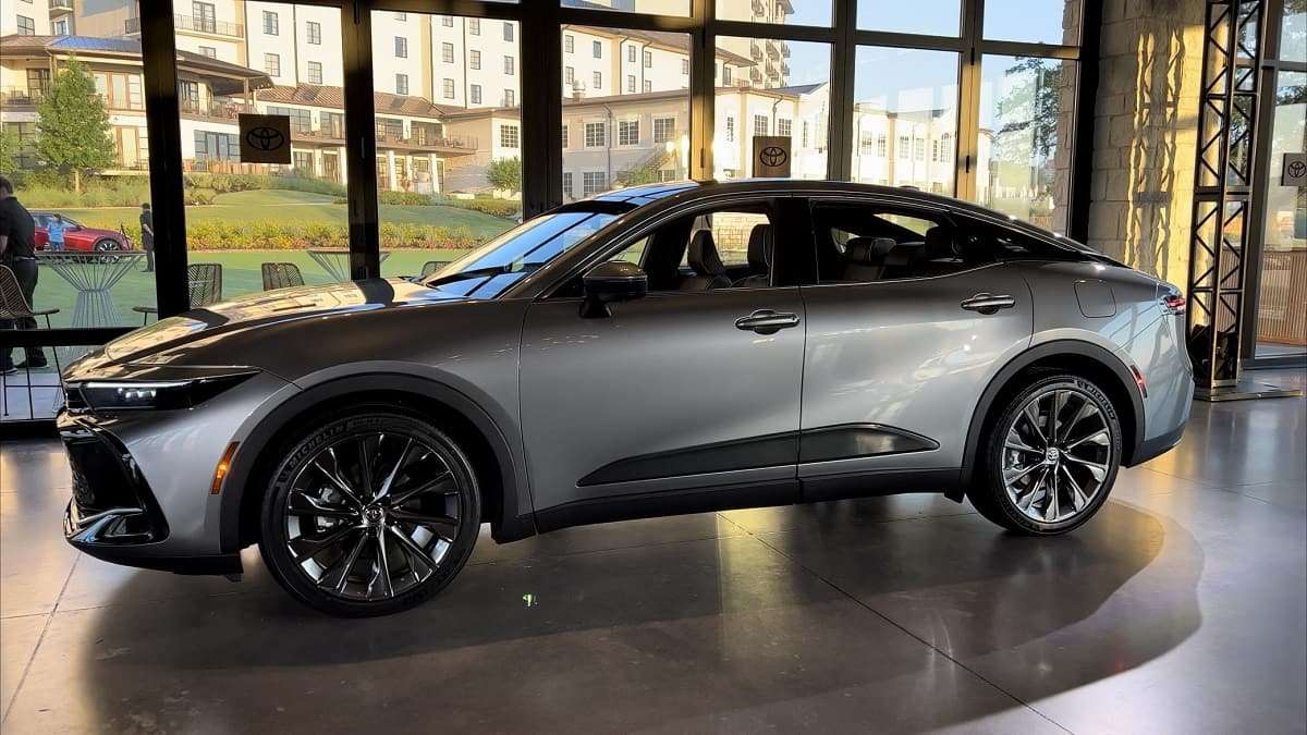2023 Toyota Crown Limited Heavy Metal profile view front end