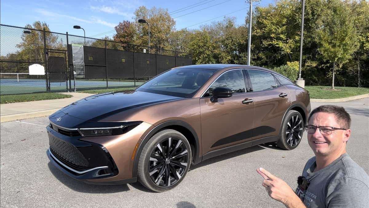 2023 Toyota Crown Platinum Bronze Age front end profile view