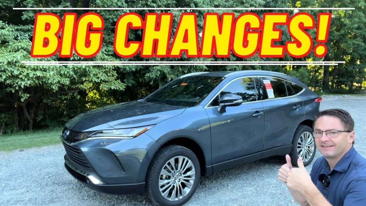2023 Toyota Venza XLE Coastal Gray front end profile view