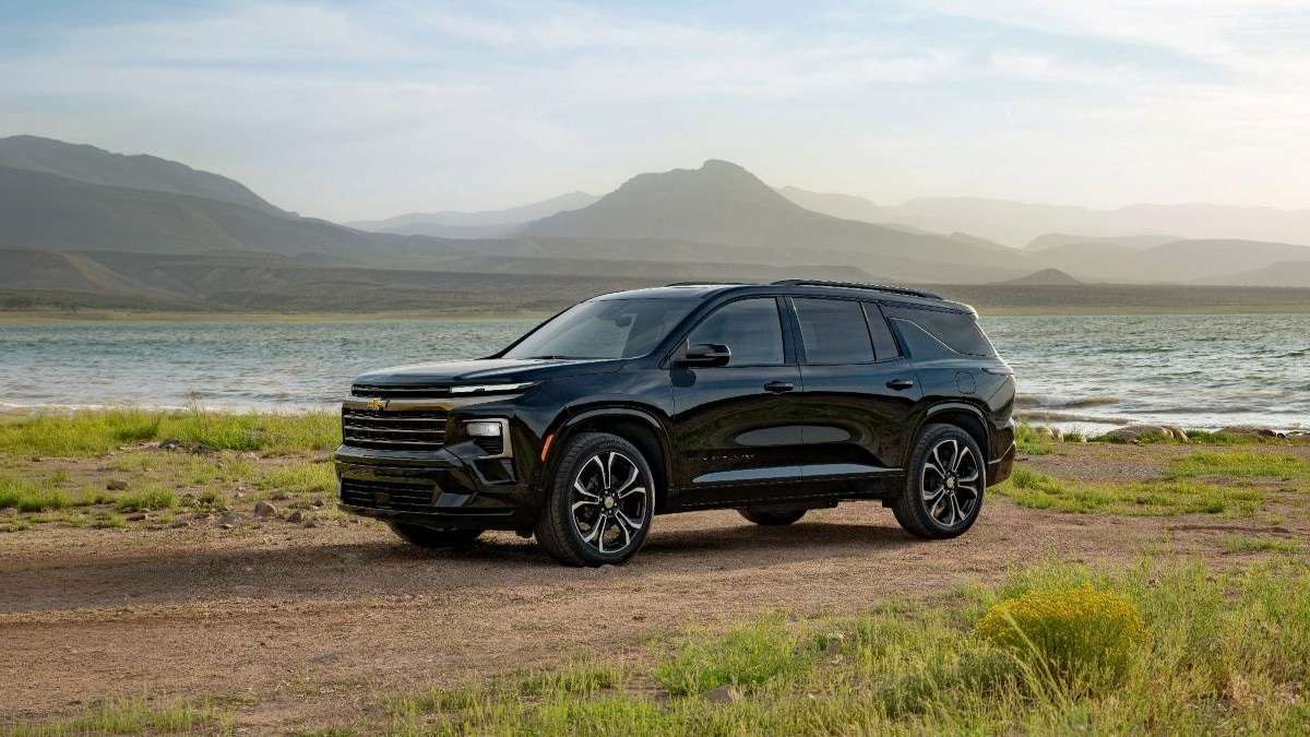 The 2027 Chevrolet Traverse Will Give a Sneak Peek of What the Redesigned 2027 Silverado High Country Will Look Like