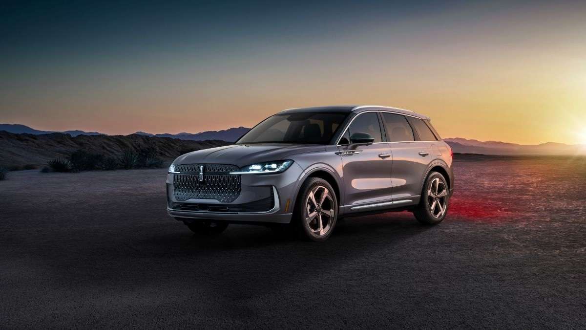 Lincoln Revives 2027 Corsair After Year-Long Hiatus