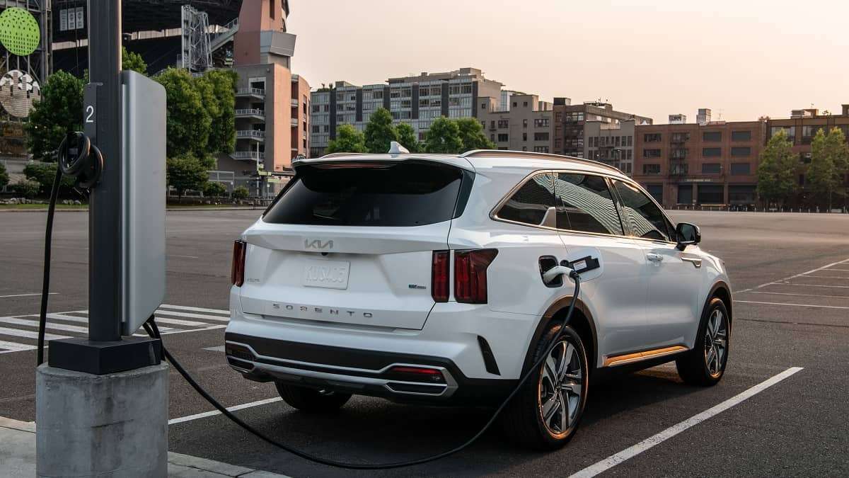 2022 Kia Sorento PHEV image by Kia