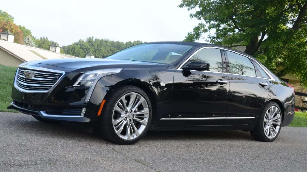 2017 Cadillac CT6 Low Front Corner
