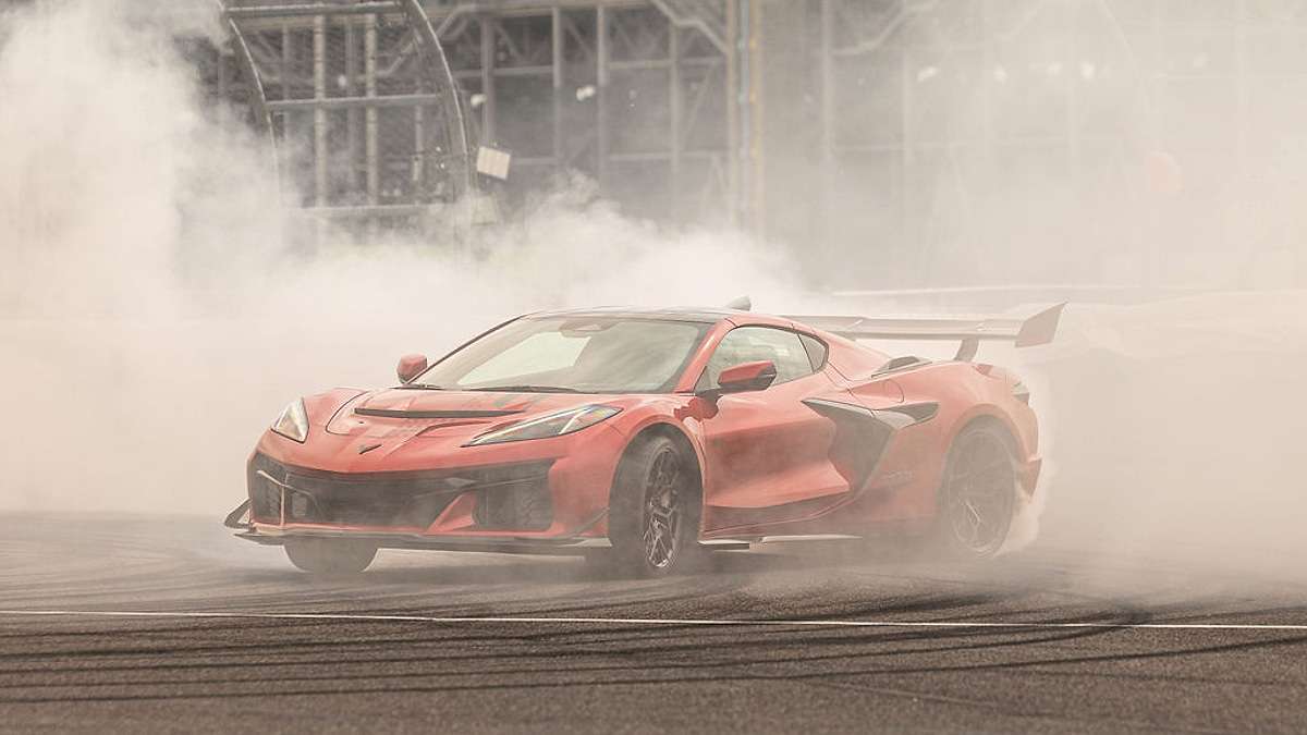 Chevrolet Corvette ZR1X Blows Out 250 Candles for America's Birthday Celebration
