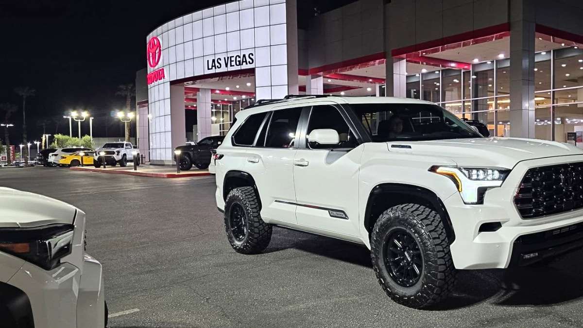 Dealer Asks What Deposit to Take for Auction Cars, but $30,000 in Broker Fees Shows What Trust Really Costs