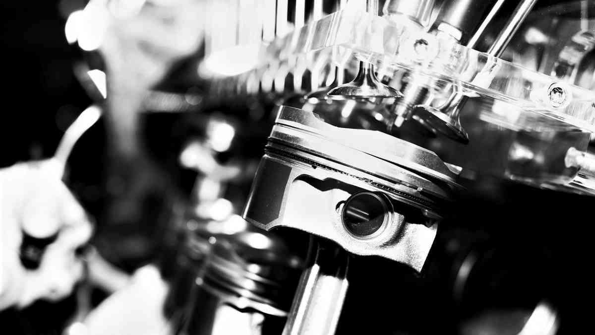 Mechanic Shows How to Find TDC on Toyota Engines