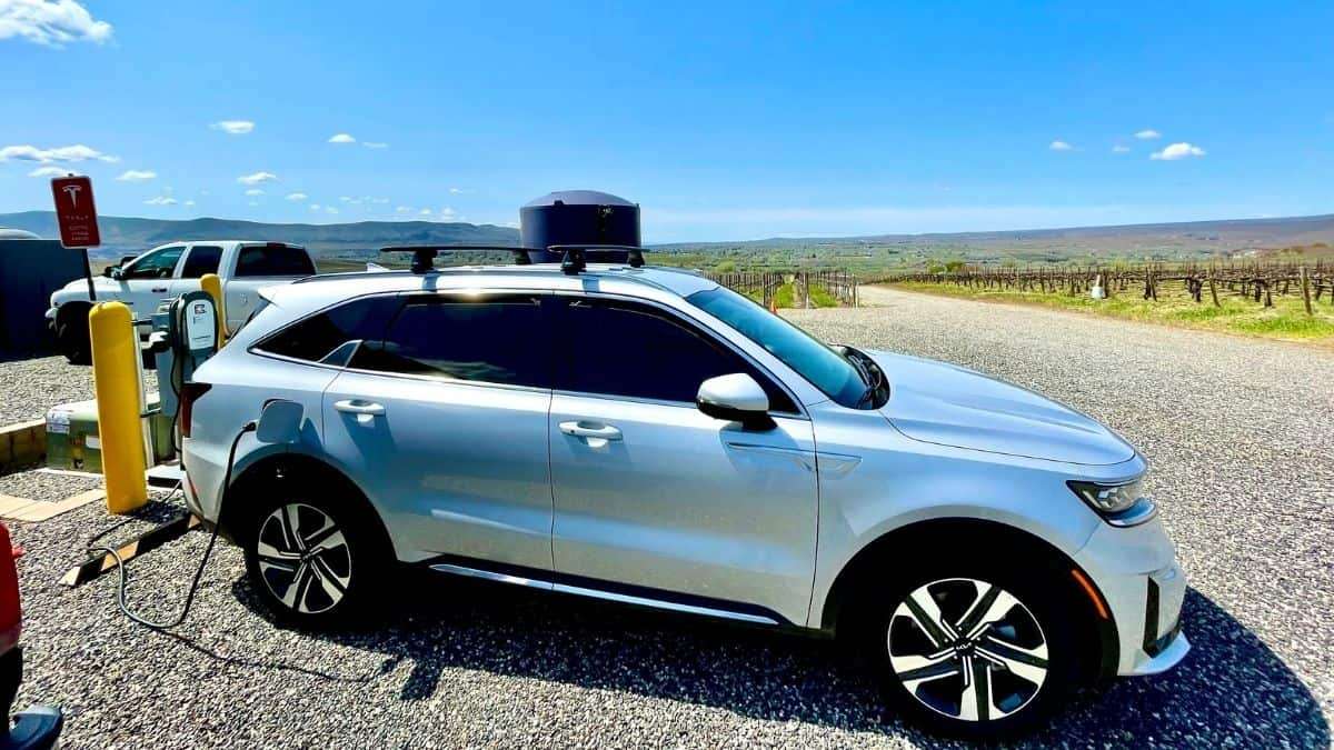 Kia Sorento PHEV charging in Eastern Washington desert